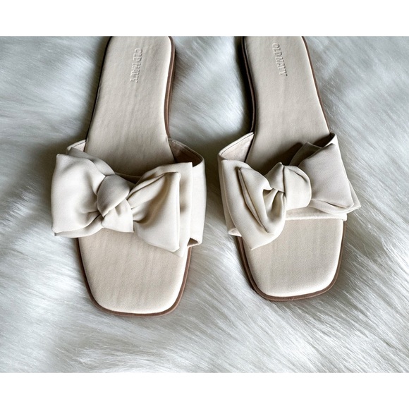 Old Navy, bow tie slide sandals - Picture 5 of 8